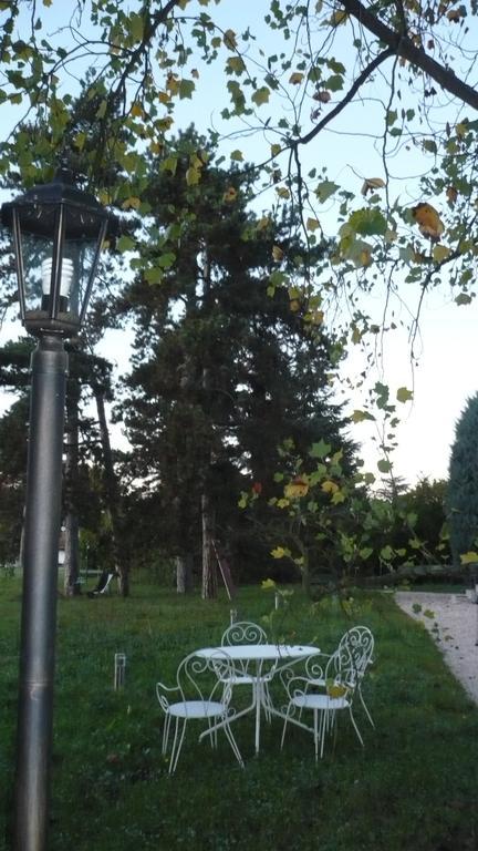 La Maison De Roussille Bed & Breakfast Francheville  Dış mekan fotoğraf